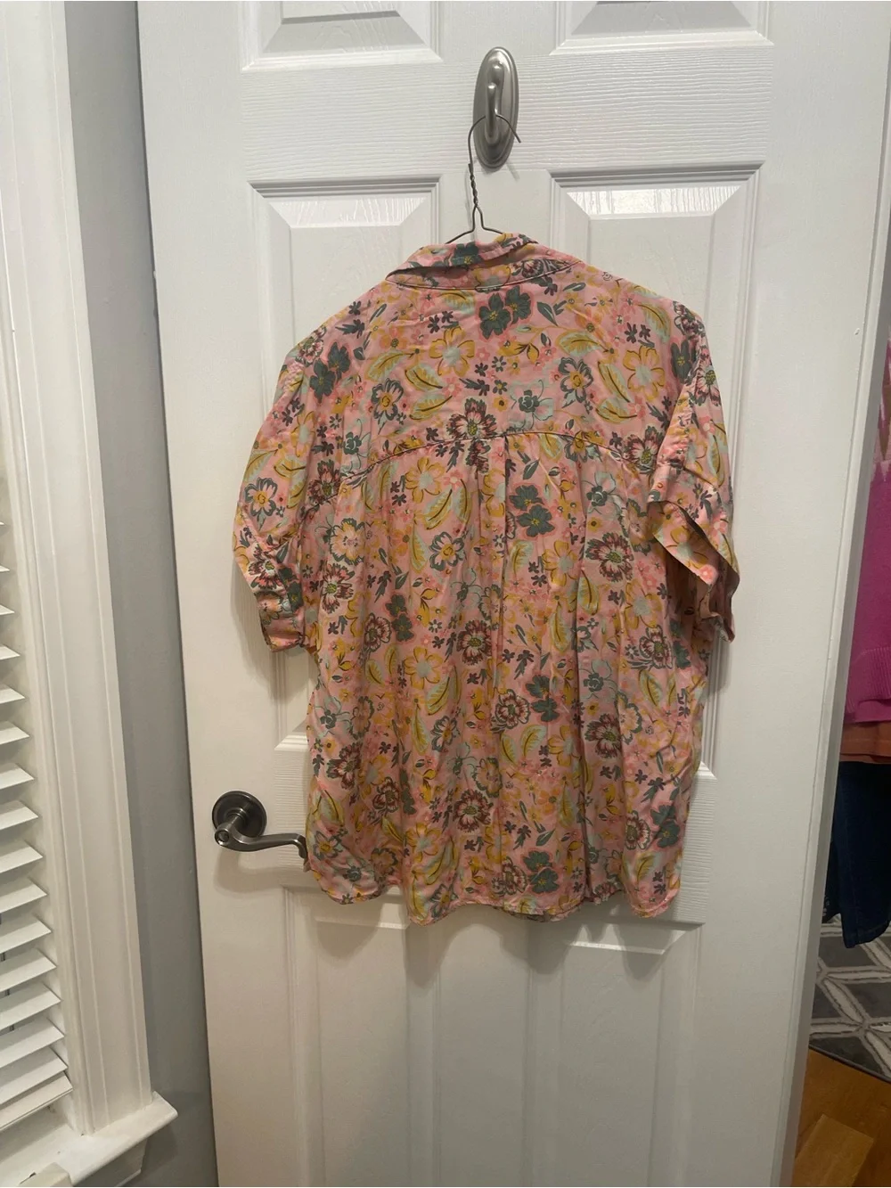 Lucky Brand Pink Floral Short Sleeve Button-Front Shirt - Picture 6 of 8